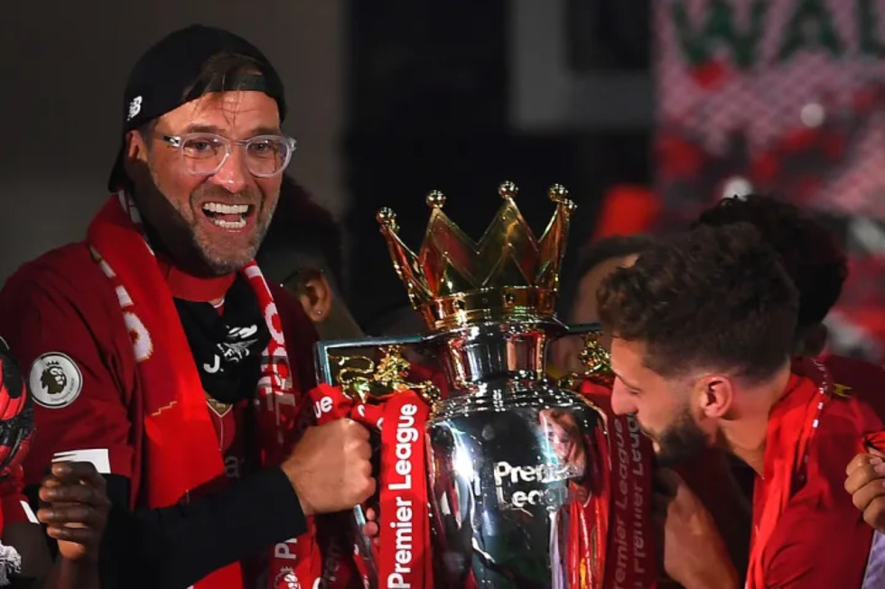 Jurgen Klopp with the Premier League trophy in 2020 