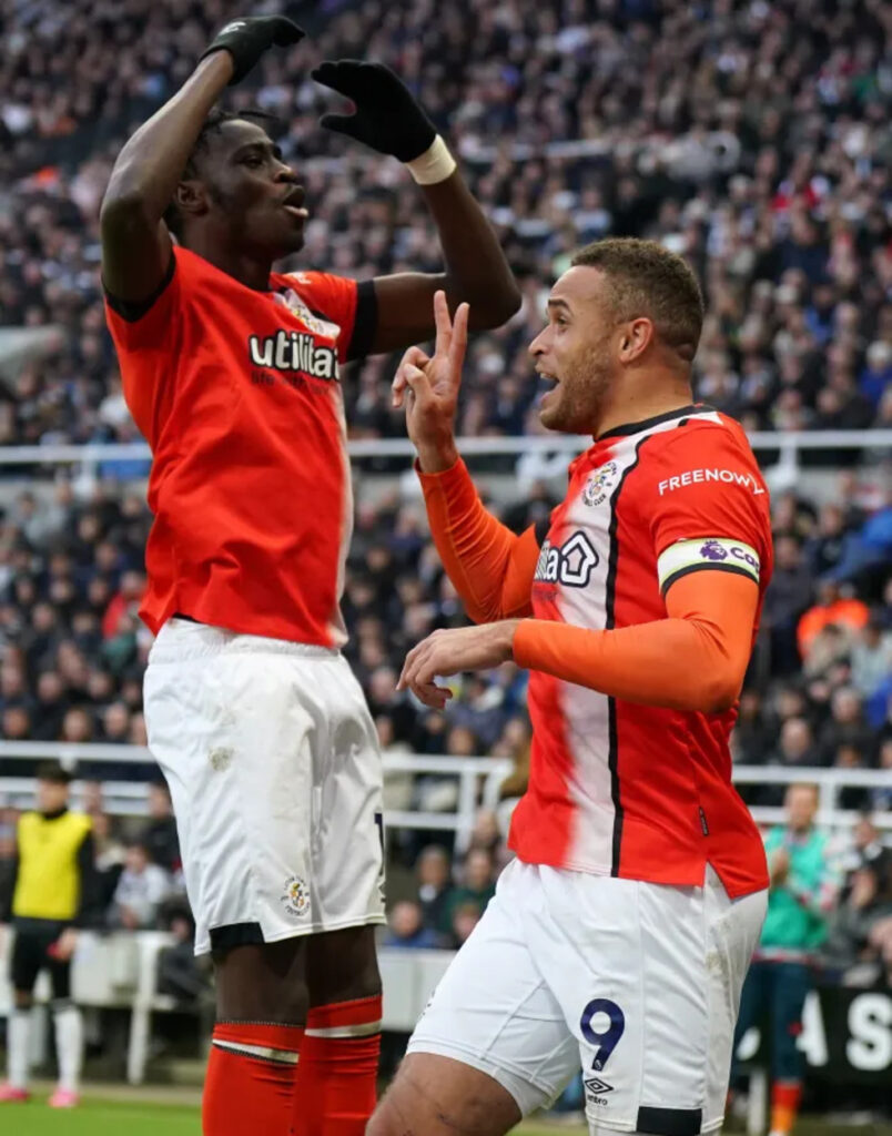 Luton continued their fine run in a pulsating draw at St James' Park