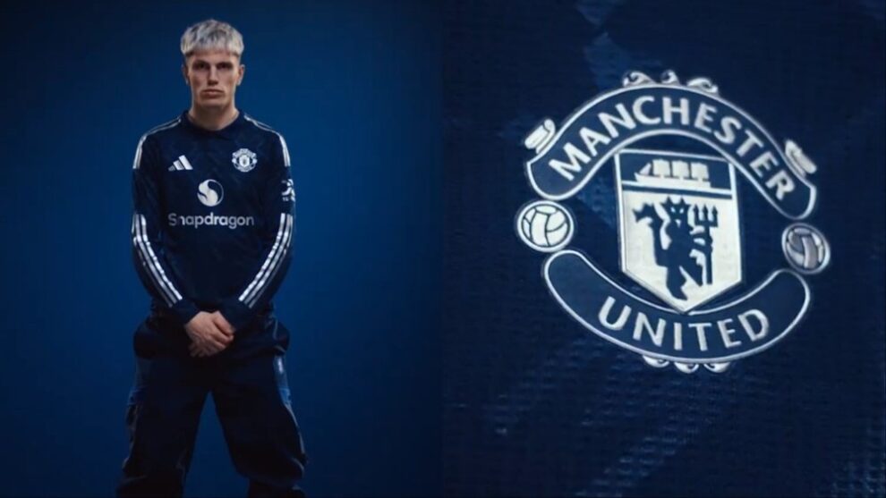 Manchester United Blue Away Kit